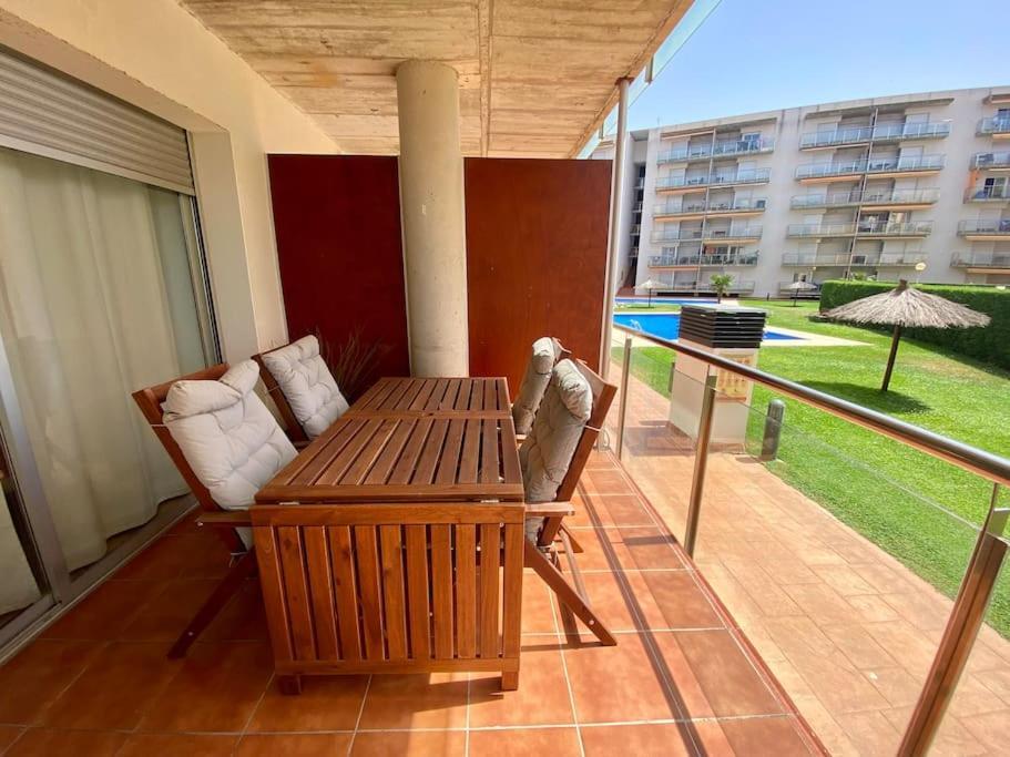 Piso De 2 Habitaciones, 3 Piscinas Y Cerca Del Mar Росас Экстерьер фото