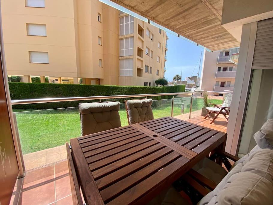 Piso De 2 Habitaciones, 3 Piscinas Y Cerca Del Mar Росас Экстерьер фото