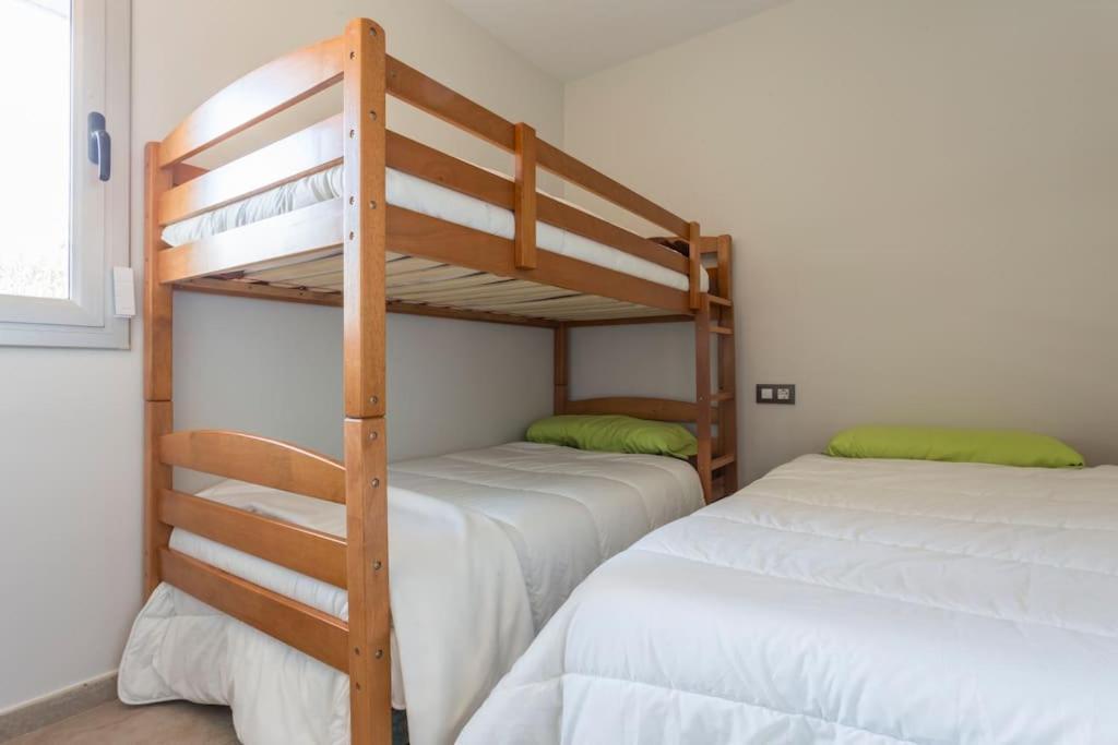 Piso De 2 Habitaciones, 3 Piscinas Y Cerca Del Mar Росас Экстерьер фото