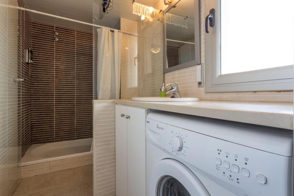 Piso De 2 Habitaciones, 3 Piscinas Y Cerca Del Mar Росас Экстерьер фото